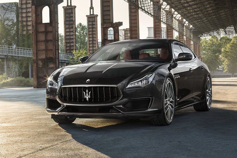 Maserati預計於2025年展現性能巔峰的MC20純電版本，全新純電大型SU...