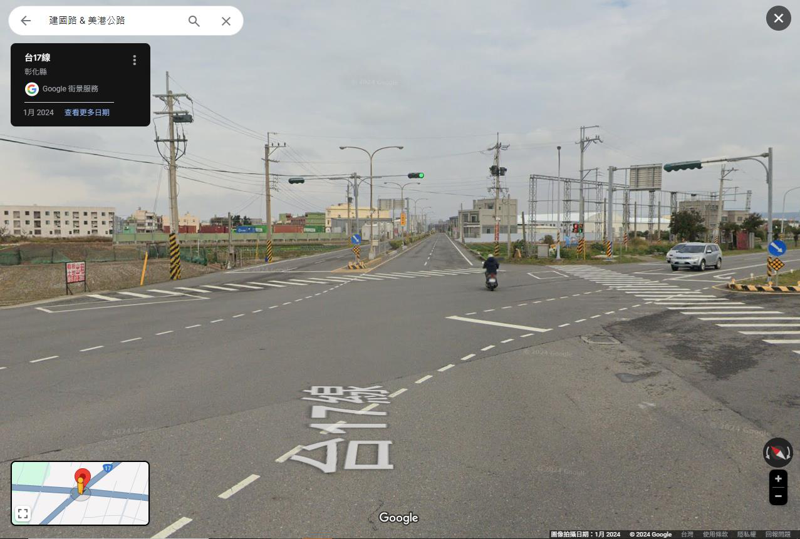 PTT網友以街景圖查該路口，直指這個路口根本不考慮給行人走路，且斑馬線是超級長對...