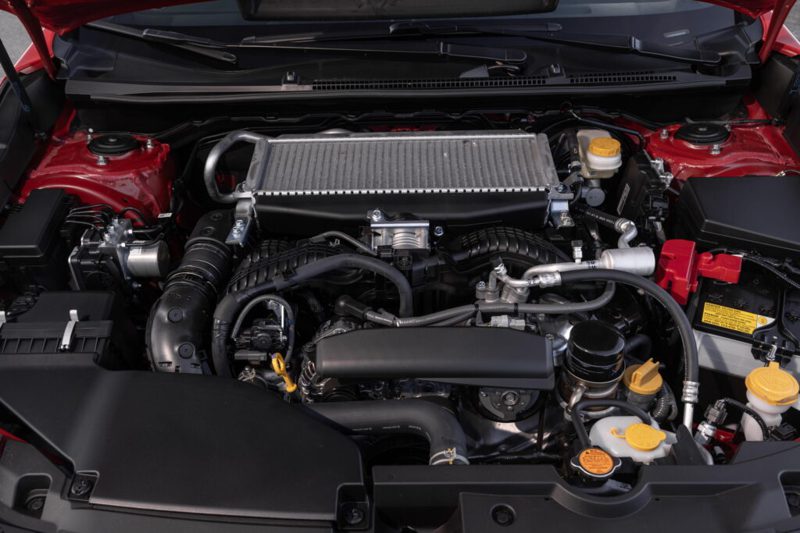 Subaru WRX搭載2.4升水平對臥渦輪引擎可輸出275ps/35.7kg-m。 圖／Subaru