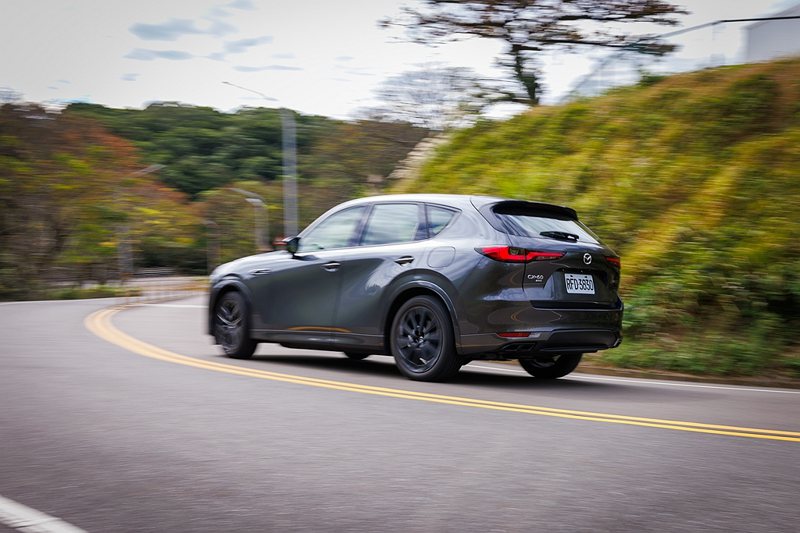 Mazda CX-60以全新開發的後輪驅動平台、縱置引擎架構、8速手自排變速箱以及動態科技，獻給所有對駕馭有無比熱忱的車主。 記者沈昱嘉／攝影