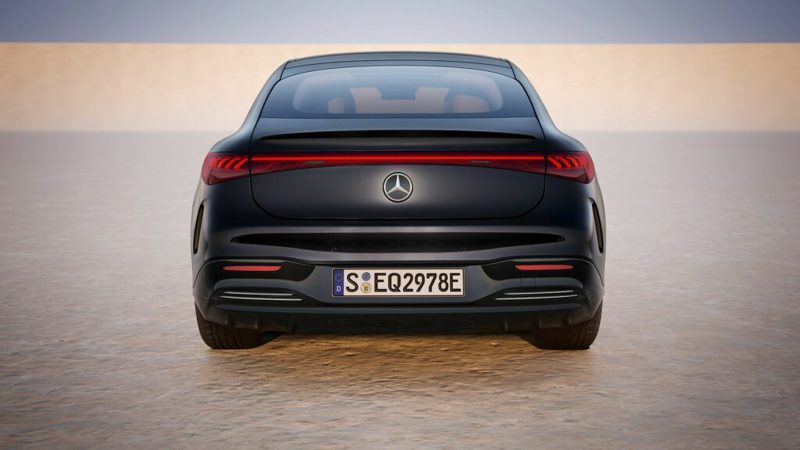 換上更大容量的電池，以及新的煞車軟體，EQS續航有顯著提升。 圖／Mercedes-Benz